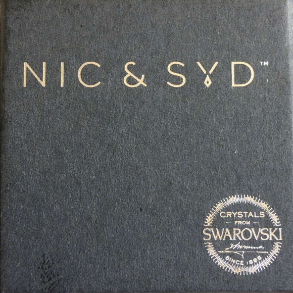 Nic & Syd Infinity Necklace - Picture 2 of 4